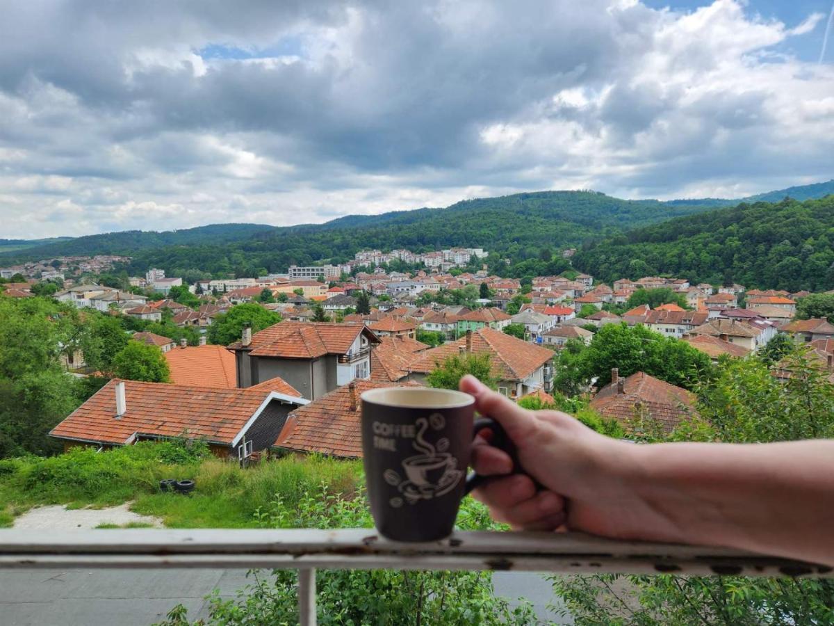 Апартамент Панорамна Гледка Tryavna Exterior foto