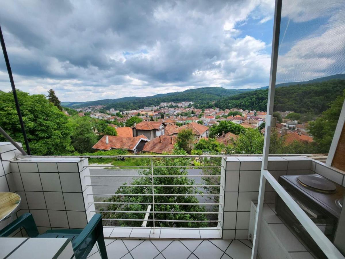 Апартамент Панорамна Гледка Tryavna Exterior foto